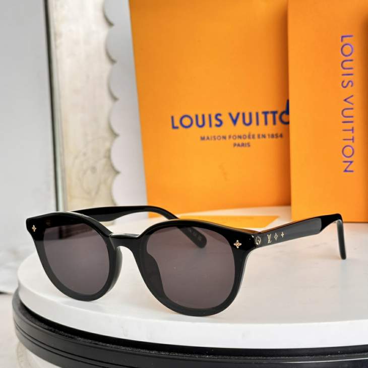 Picture of Louis Vuitton Sunglasses _SKUfw76721315fw
